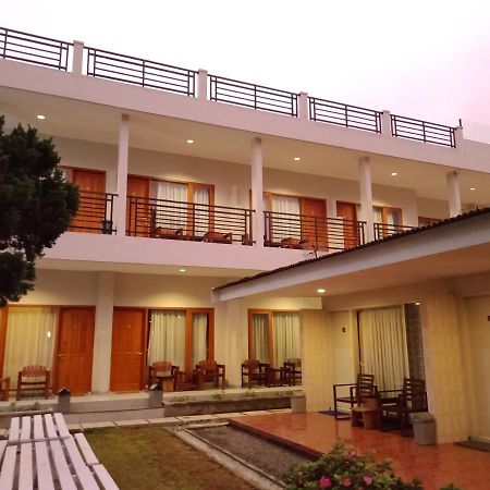 Hotel Pondok Asri Tawangmangu Buitenkant foto
