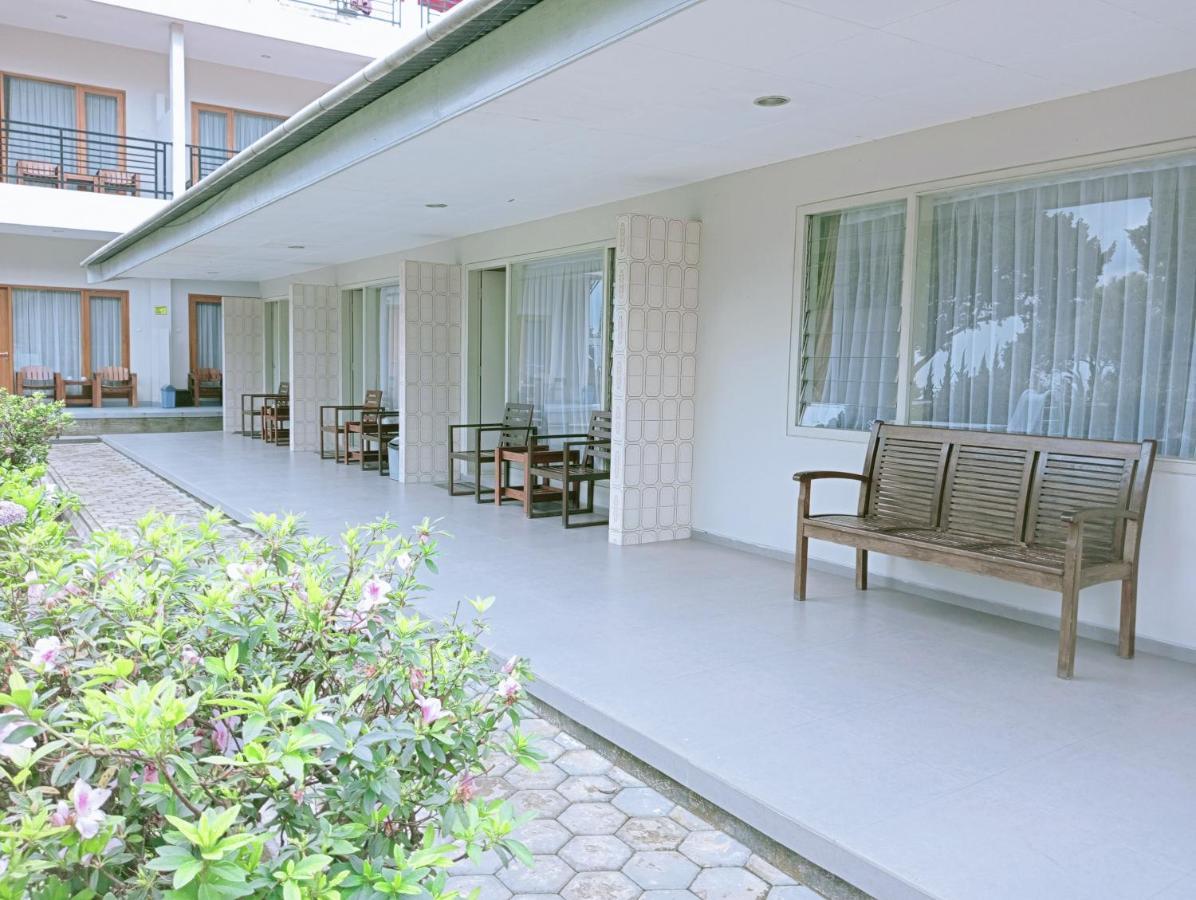 Hotel Pondok Asri Tawangmangu Buitenkant foto