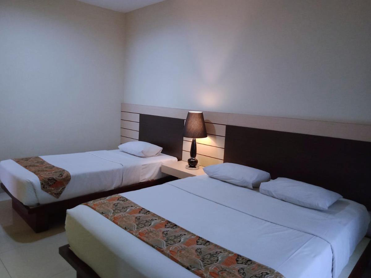 Hotel Pondok Asri Tawangmangu Buitenkant foto