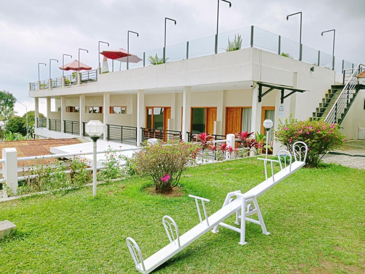 Hotel Pondok Asri Tawangmangu Buitenkant foto