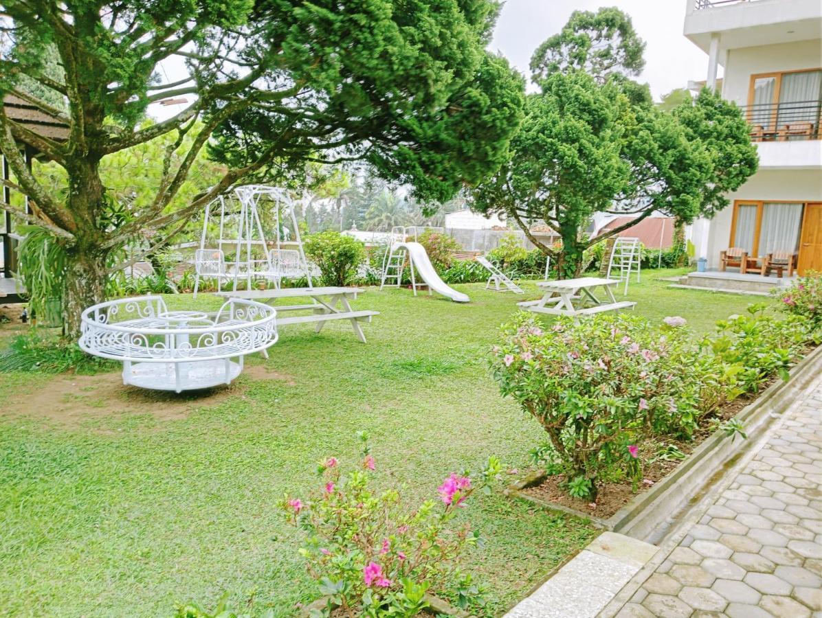 Hotel Pondok Asri Tawangmangu Buitenkant foto