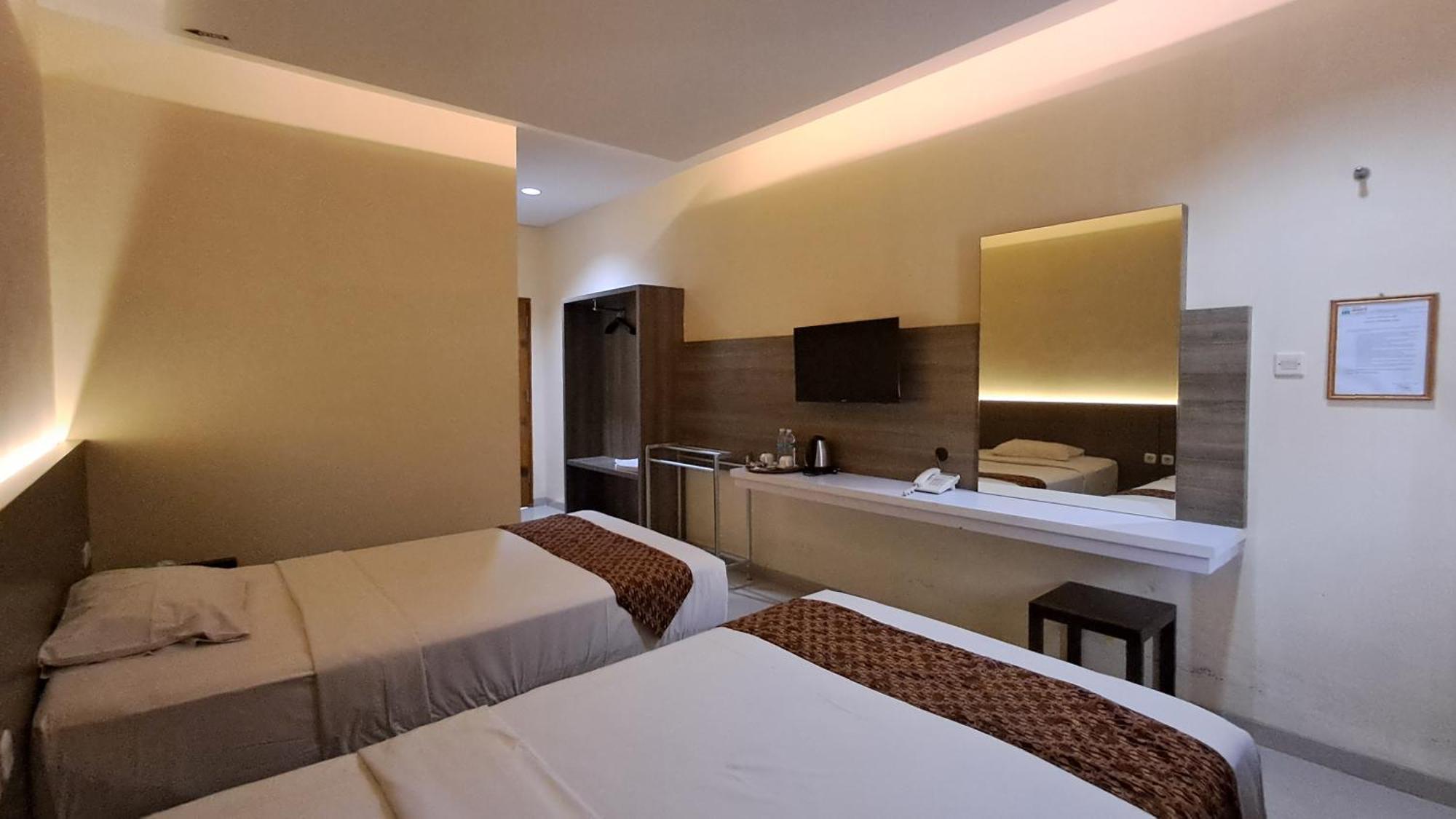 Hotel Pondok Asri Tawangmangu Buitenkant foto