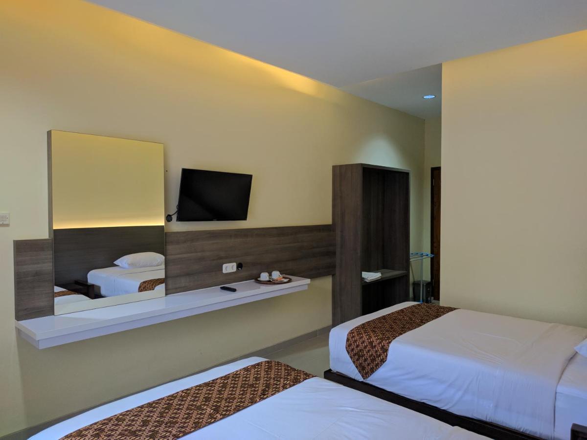 Hotel Pondok Asri Tawangmangu Buitenkant foto